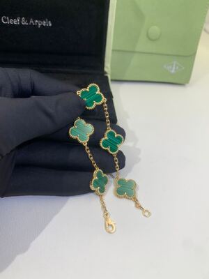 Women Van Cleef And Arpels Alhambra Bracelet 5 Motifs Yellow Gold Malachite VCARL80900