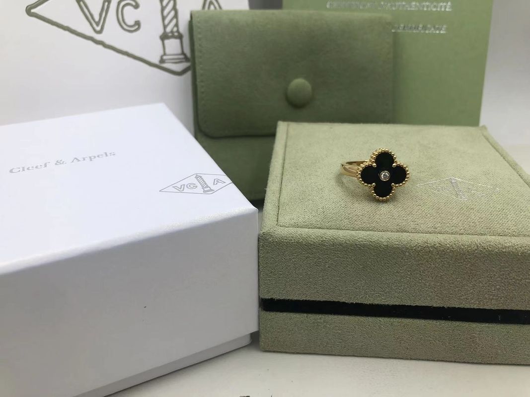 Kualitas Van Cleef Dan Arpels Vintage Alhambra Cincin Kuning Emas Onyx Berlian Bulat pabrik