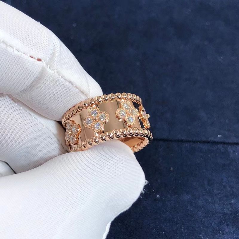 Kualitas Model Sedang VCA Van Cleef Perlee Clover Ring 18k Gold Mendukung Kustomisasi Pribadi pabrik