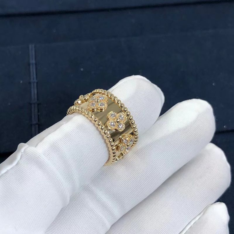 Kualitas Model Sedang VCA Van Cleef Perlee Clover Ring 18k Gold Mendukung Kustomisasi Pribadi pabrik