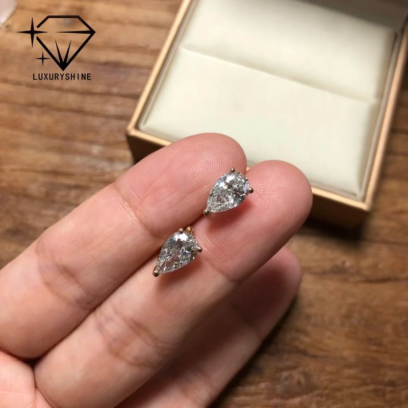 Kualitas 18K Gold Pear Cut Lab Diwasa Berlian Stud Earrings VVS-VS Clarity pabrik