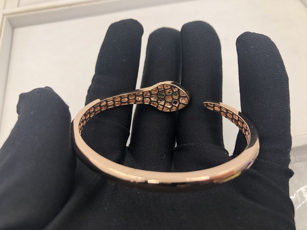 Kualitas Perhiasan Mewah Snakewomens Charm Gelang Disesuaikan 18 Kt Emas Merah Muda Dengan Berlian pabrik