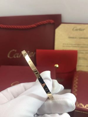 Kualitas CINTA Gelang Emas 18K Model Kecil 6 Berlian Untuk Wanita / Pria pabrik