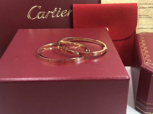 Kualitas CINTA Gelang Emas 18K Model Kecil 6 Berlian Untuk Wanita / Pria pabrik