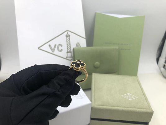Kualitas Van Cleef Dan Arpels Vintage Alhambra Cincin Kuning Emas Onyx Berlian Bulat pabrik