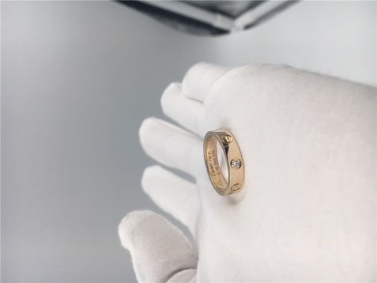 Kualitas Love Wedding Band Ring B4056100 1 Berlian 18K Emas Kuning pabrik