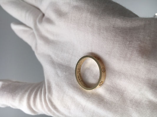Kualitas Mens Wedding Bands Perhiasan Emas Mewah 18K Kuning Emas Tanpa Batu Permata pabrik