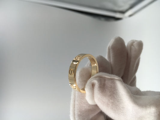 Kualitas Mens Wedding Bands Perhiasan Emas Mewah 18K Kuning Emas Tanpa Batu Permata pabrik