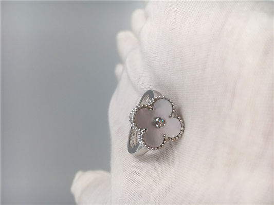 Kualitas Vintage Alhambra 18K Cincin Emas Emas Putih Dengan Berlian / Ibu Putih Mutiara pabrik