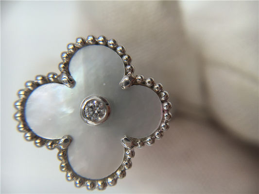 Kualitas Vintage Alhambra 18K Cincin Emas Emas Putih Dengan Berlian / Ibu Putih Mutiara pabrik
