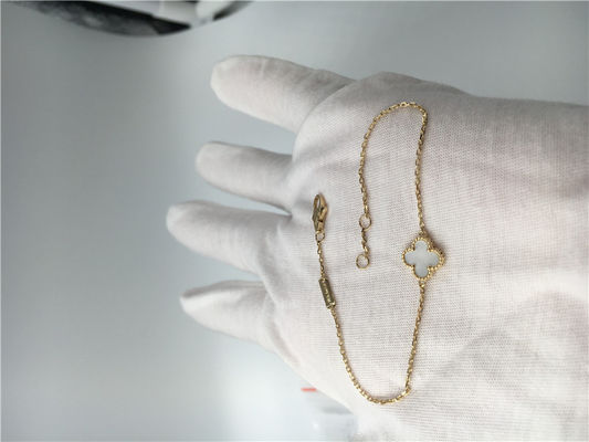 Kualitas Van Cleef Arpels Gelang Alhambra Manis Emas kuning 18 karat dengan mutiara putih pabrik