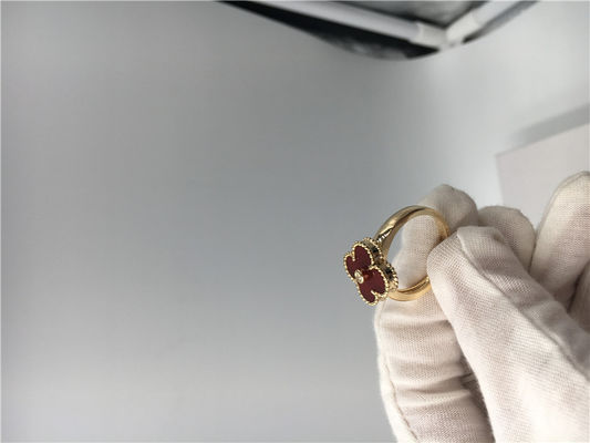 Kualitas Cincin Pertunangan Emas Kuning Unik Berlian Bulat, Cincin Alhambra Vintage Dengan Carnelian pabrik