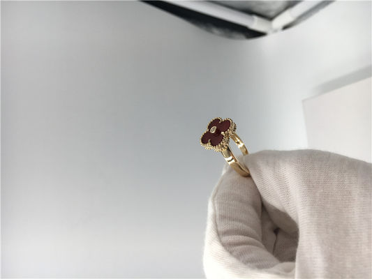 Kualitas Cincin Pertunangan Emas Kuning Unik Berlian Bulat, Cincin Alhambra Vintage Dengan Carnelian pabrik