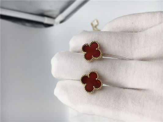 Kualitas Van Cleef Arpels Sweet Alhambra earstuds emas kuning 18k dengan carnelian pabrik