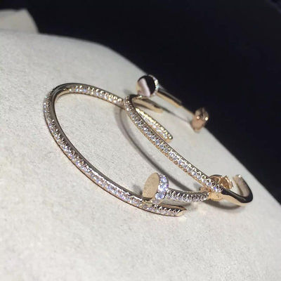 Kualitas Anting Kuku Perhiasan Kustom High End Wanita 18k Emas Putih Dengan Berlian pabrik