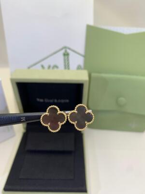 Kualitas Anting VCA Alhambra Van Cleef And Arpels Mutiara Putih Giok Akik pabrik