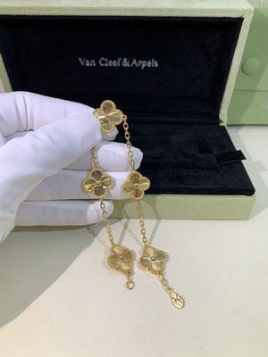 Gelang Emas 18K VCA Vintage Alhambra Van Cleef And Arpels Mother Of Pearl Malachite Carnelian