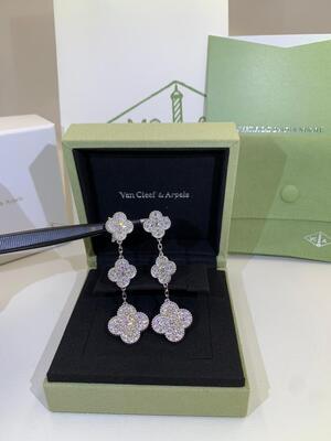 Kualitas VCARP2R200 Magic Alhambra Earrings 2 Motif Berlian Mawar Emas 18K pabrik