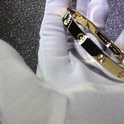 Kualitas Perhiasan Merek Gelang Cinta 4 Berlian Emas Kuning Berlian Emas 18k pabrik