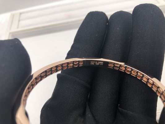 Kualitas Perhiasan Mewah Snakewomens Charm Gelang Disesuaikan 18 Kt Emas Merah Muda Dengan Berlian pabrik