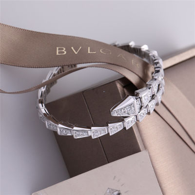 Kualitas Italy Romance Serpenti Viper gelang ramping satu kumparan dalam emas putih 18K yang ditata dengan berlian pavé penuh Snake Bangle pabrik