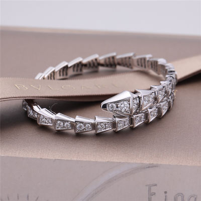 Kualitas Italy Romance Serpenti Viper gelang ramping satu kumparan dalam emas putih 18K yang ditata dengan berlian pavé penuh Snake Bangle pabrik