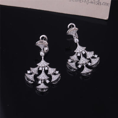 Kualitas Roma High Jewelry DIVAS' DREAM Earrings dalam emas putih 18K diatur dengan 7 Berlian Utama dan berlian pavé penuh pabrik
